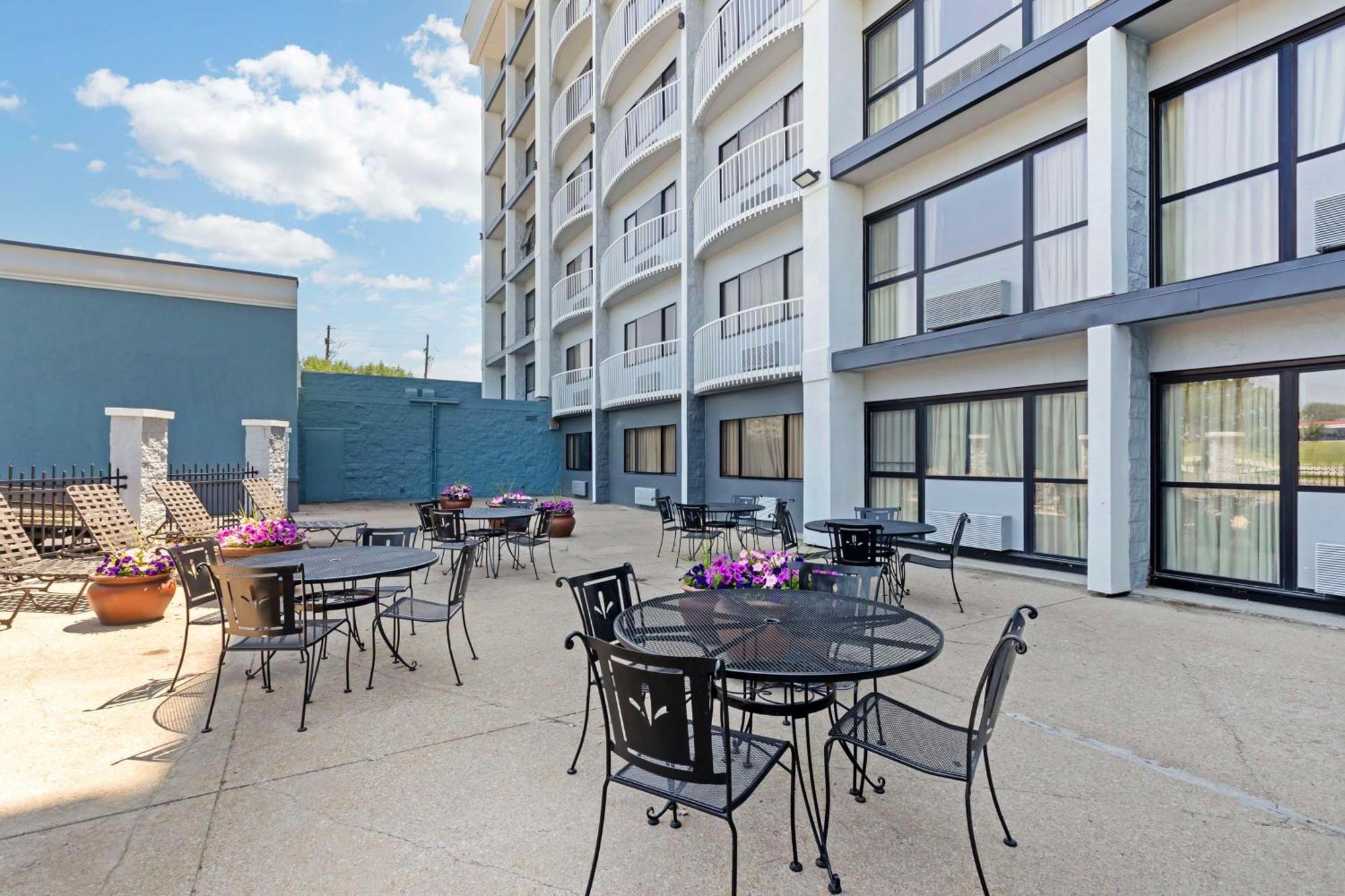 Best Western Plus Midwest Inn Omaha Exteriér fotografie